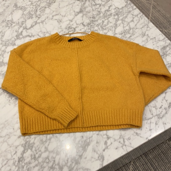 sweater - Picture 2 of 4